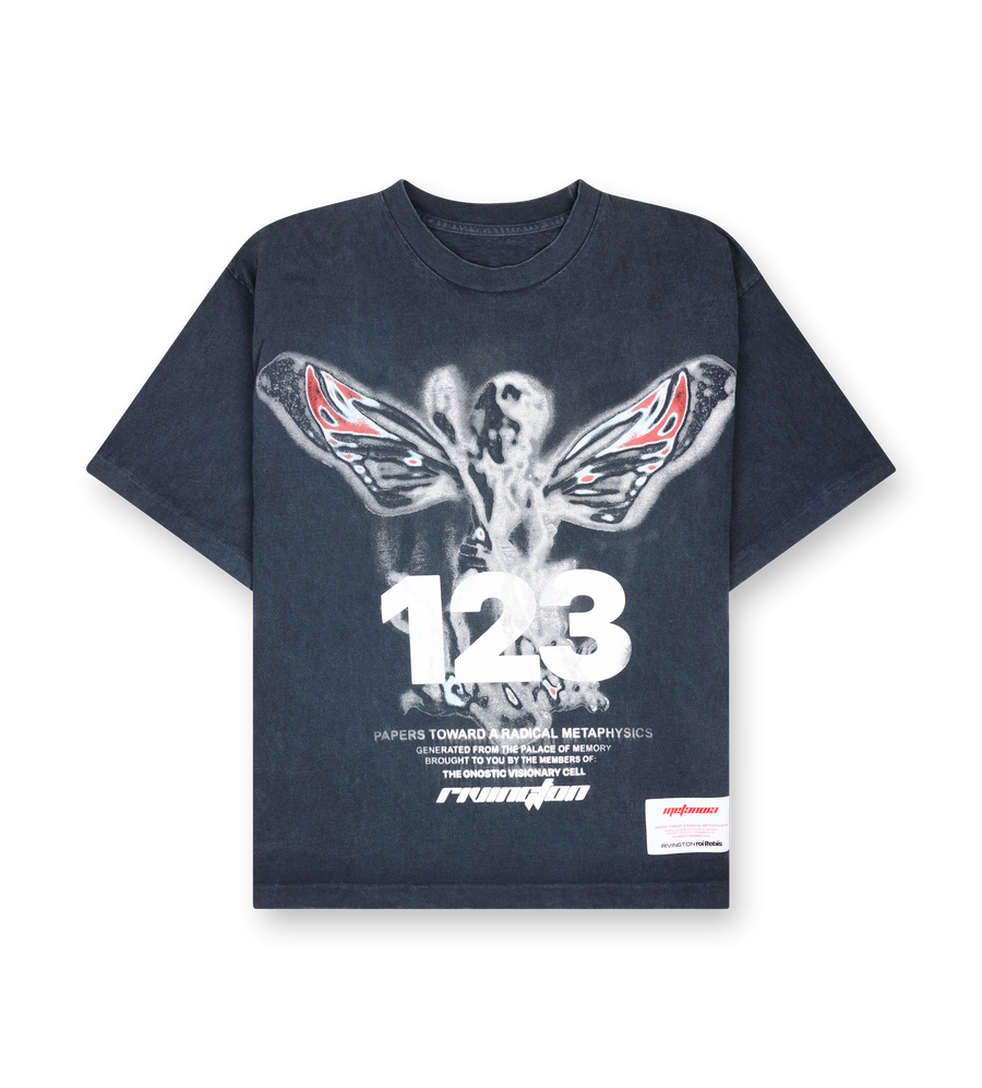 123 Rivington daagt conventies uit door een samensmelting van rauwe straatexpressie en verfijnd vakmanschap. Het CVA T-shirt belichaamt de voortdurende dialoog van het merk tussen cultuur, design en individualiteit.