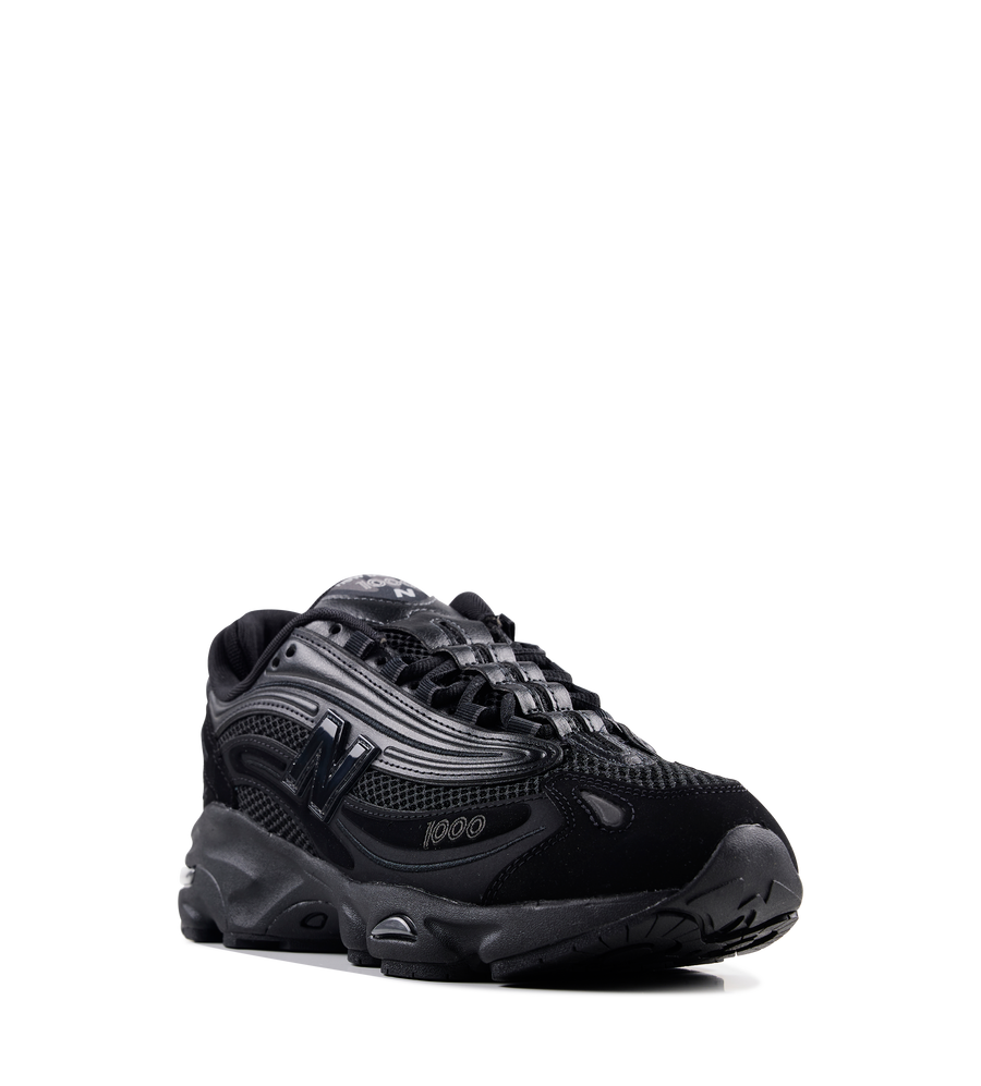 1000 Sneakers in Black / Black