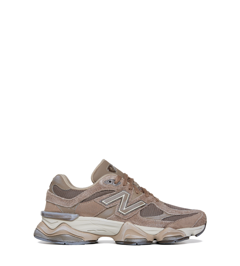 9060 Suede Sneaker Mushroom - 10