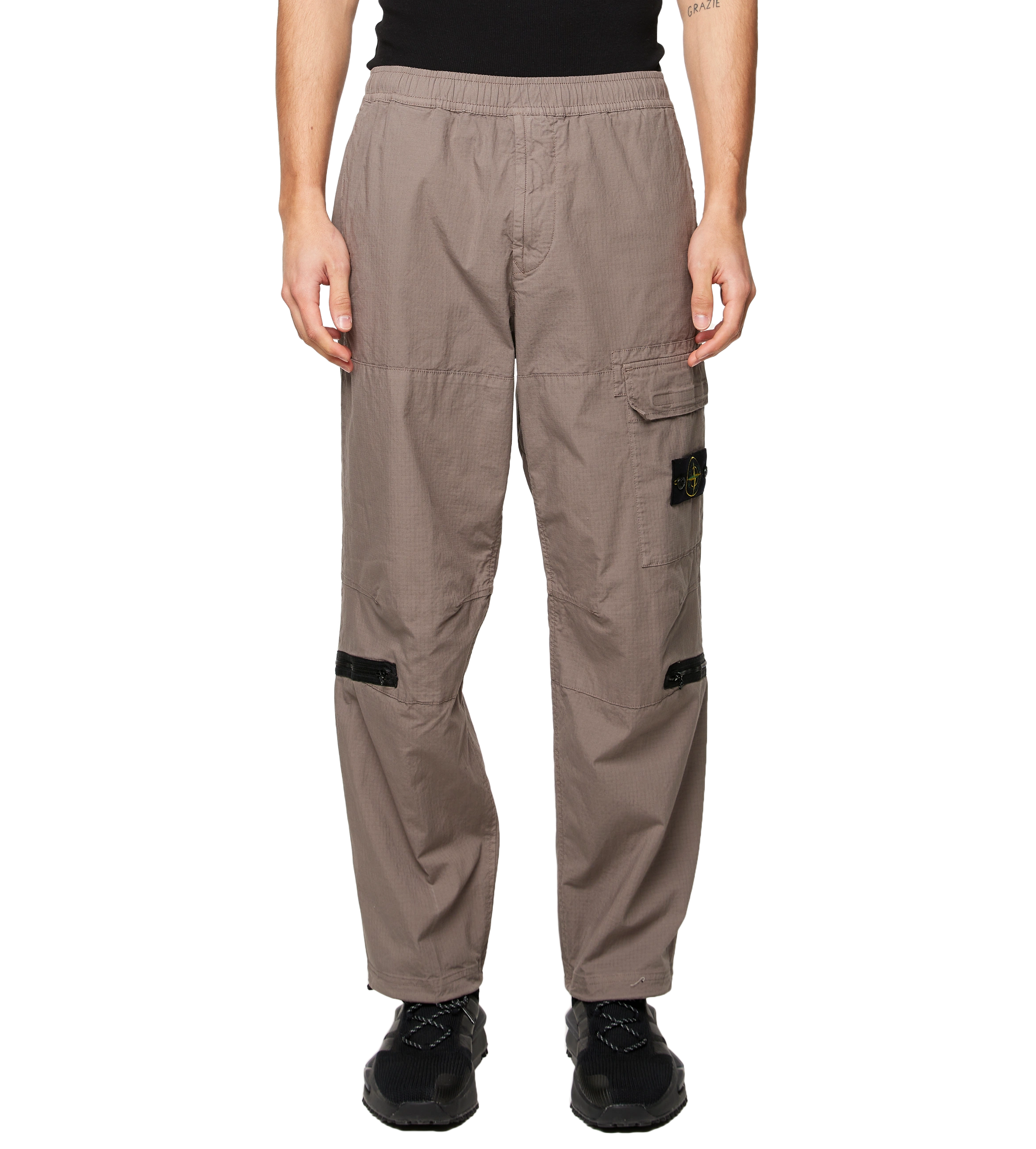 Stone island cargo pants fit deals