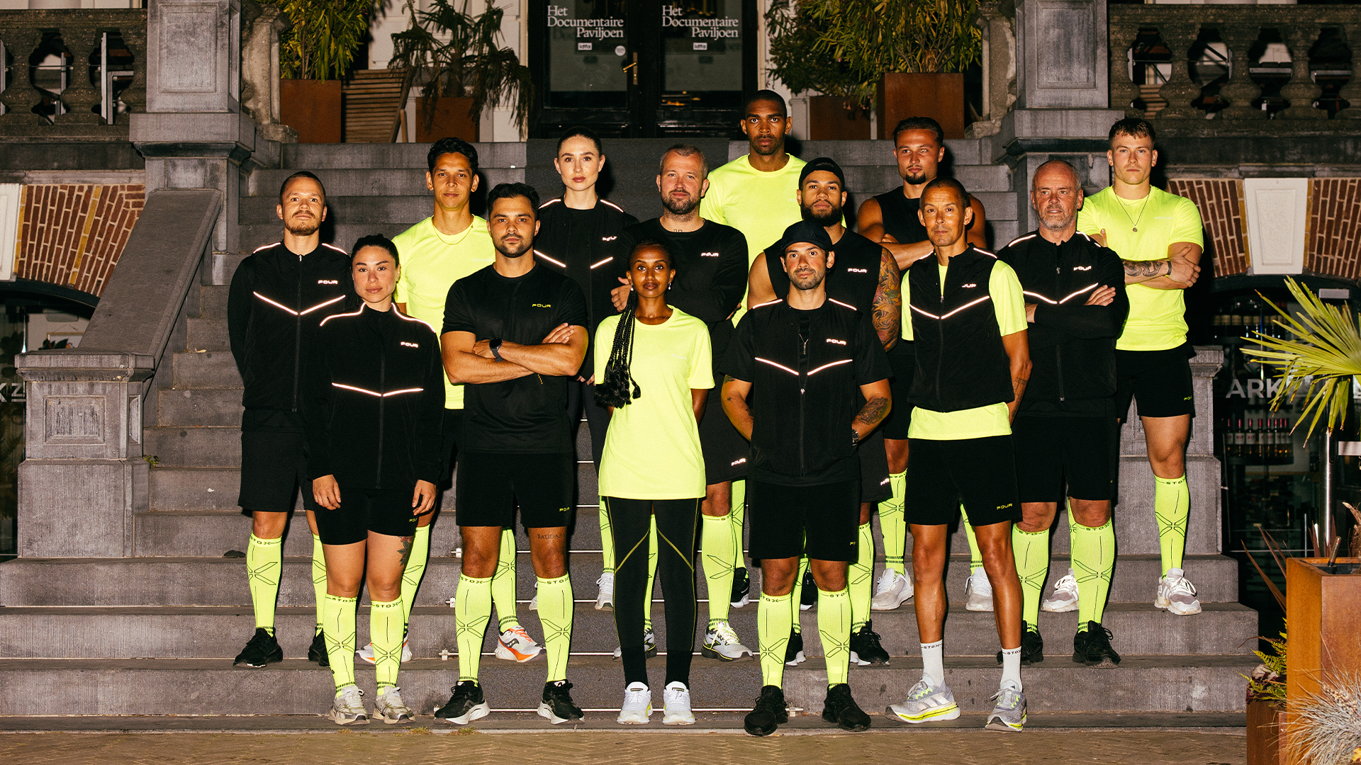 REFLECTIVE SPORTSWEAR