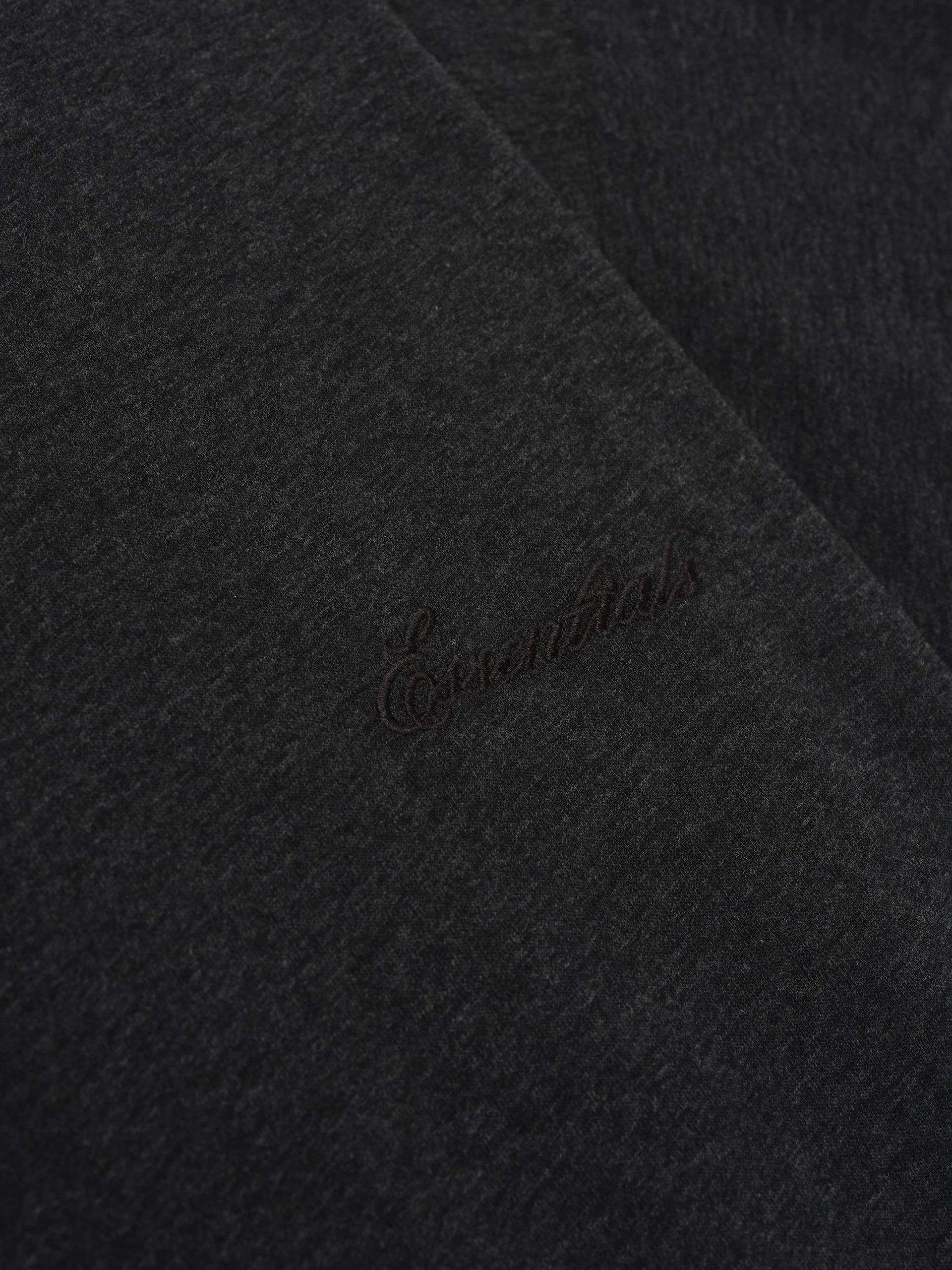 Fear of God Essentials geborduurd essentieel T-shirt in vintage zwart