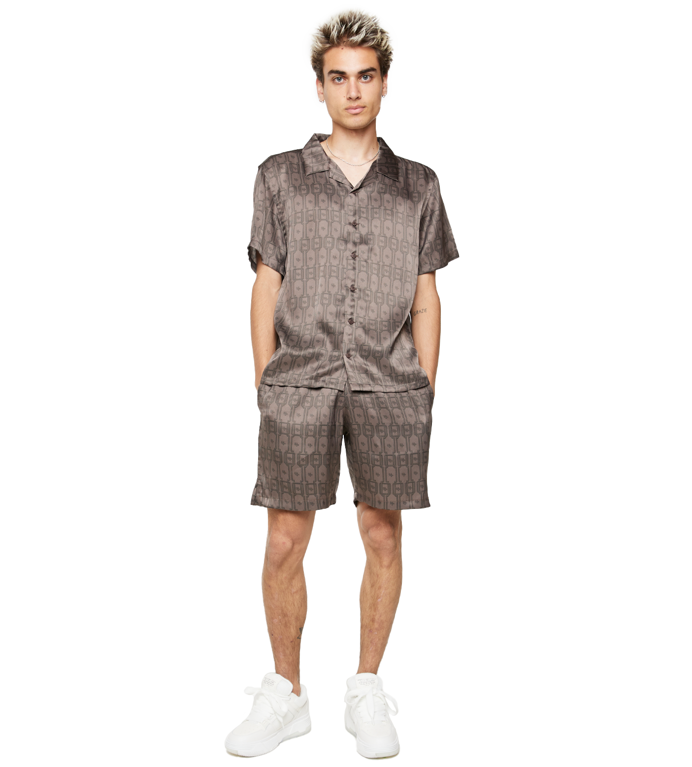C5 Silk Short Monogram Deep Taupe