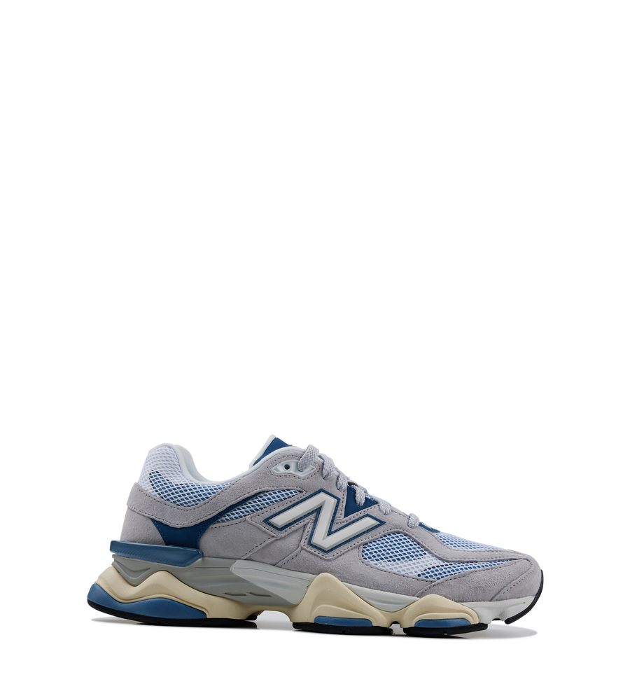 9060 Sneakers in Pearl Grey / Dark Shoreline Blue