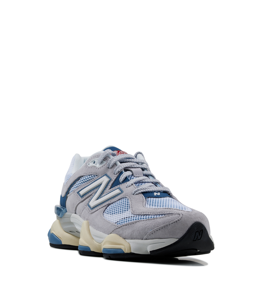 9060 Sneakers in Pearl Grey / Dark Shoreline Blue