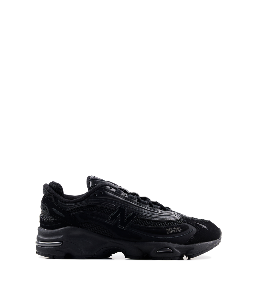 1000 Sneakers in Black / Black