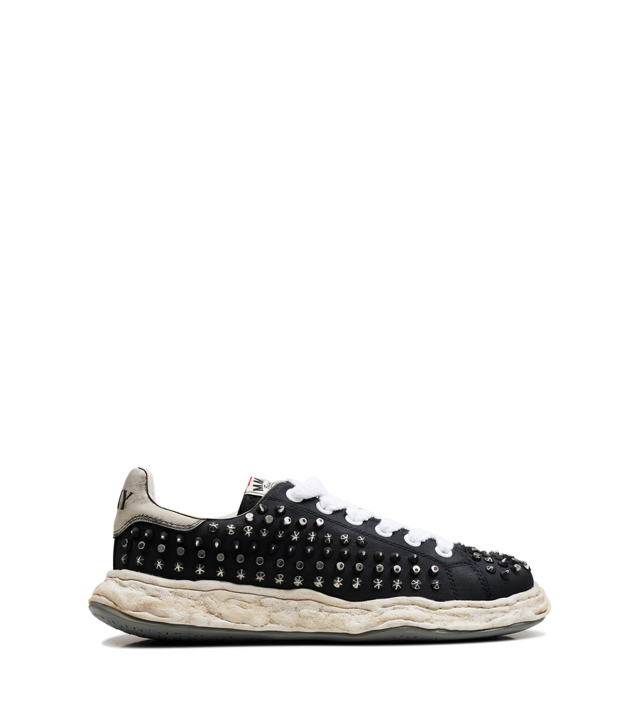 Maison Mihara Yasuhiro CHARLES OG Sole Studded Canvas Low-Top Sneaker in Black