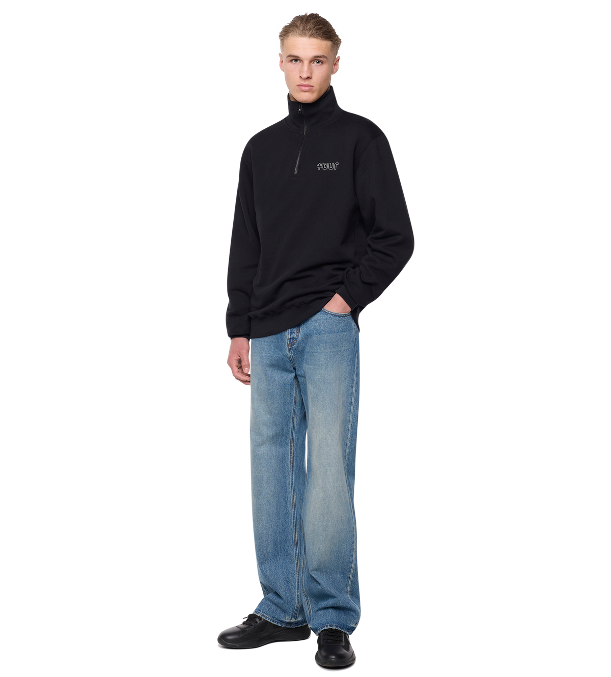 Outline Half Zip Black