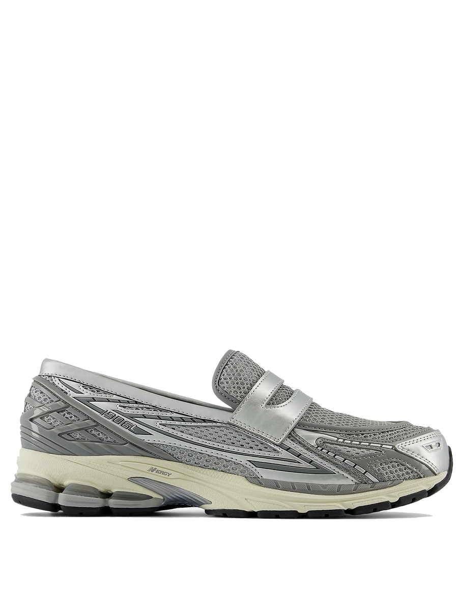 New Balance 1906 Loafer in Silver
