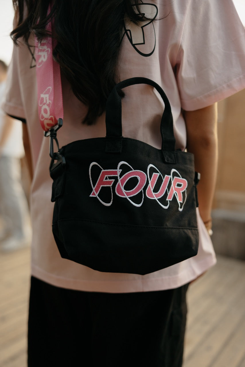 Circles Embroidery Shopper Extra Small Pink