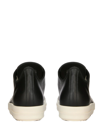 Low Sneakers in Zwart