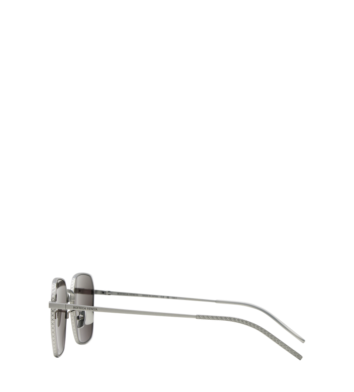 Sunglasses in Silver/Grey